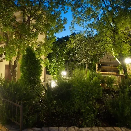 One-bedroom With Terrace In 3542-4 Apartman *