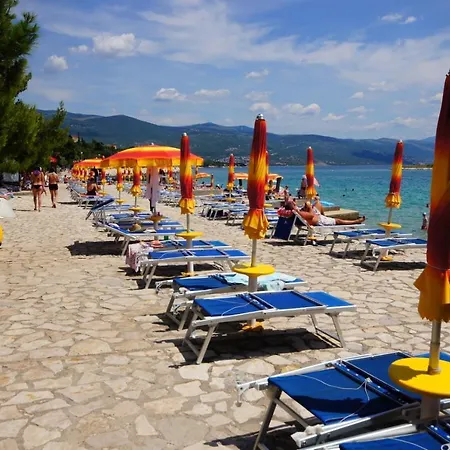 One-bedroom With Terrace In 3542-4 Apartman *