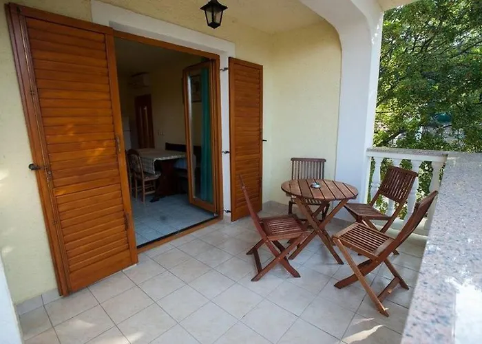 One-bedroom With Terrace In 3542-4 Apartment