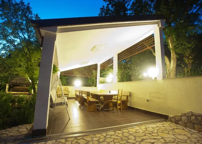 One-bedroom With Terrace In 3542-4 Apartment